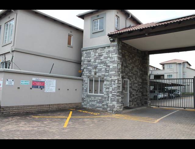 3 BEDROOM TOWNHOUSE FOR SALE IN EDEN GLEN